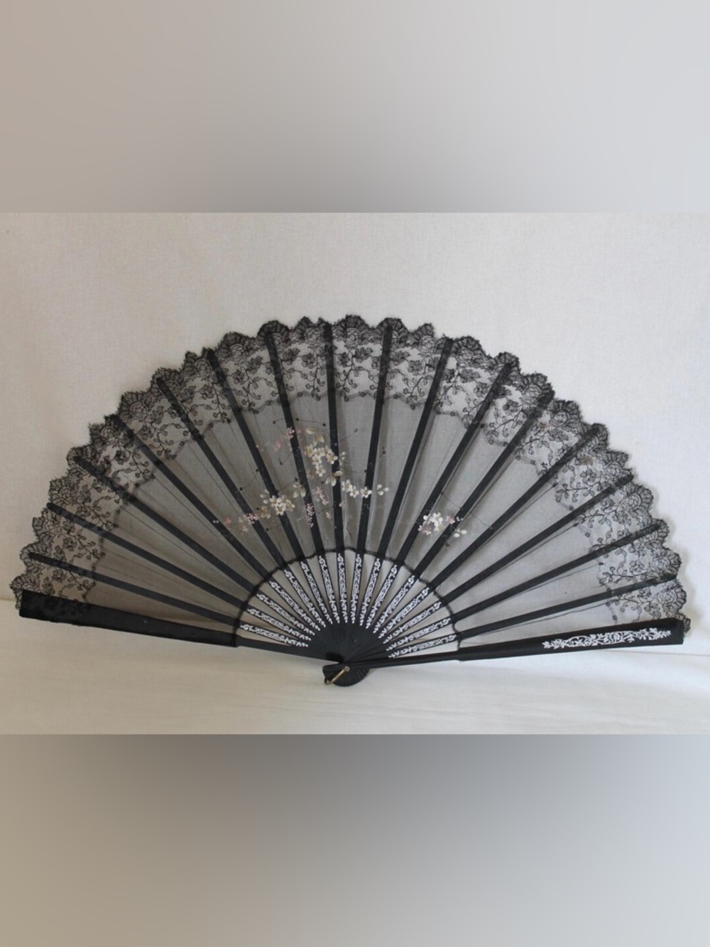 ANTIQUE Black Lace Folding Hand Fan with Floral Detail